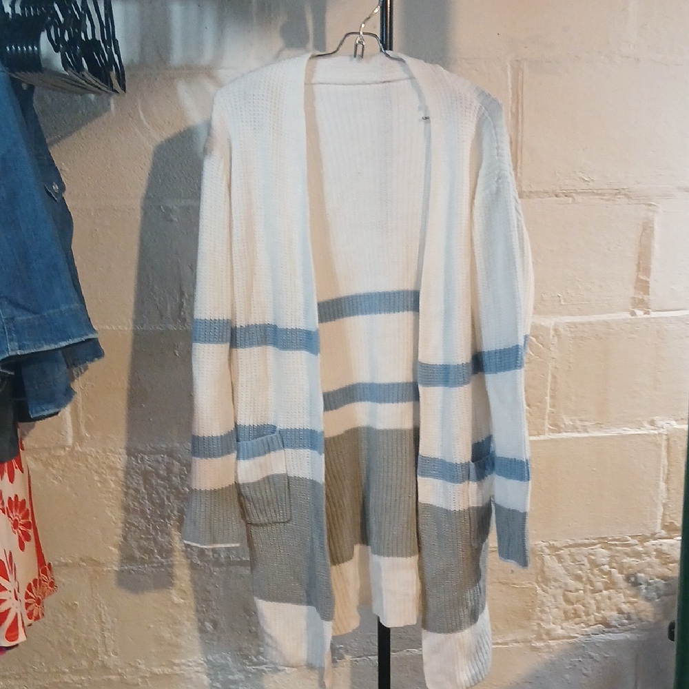 Elegant Striped Open Cardigan in White and Gray